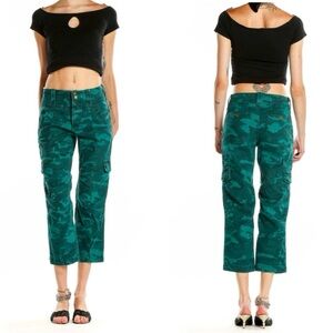 Anthropologie Green Camouflage Crop Cargo Pants Size 29